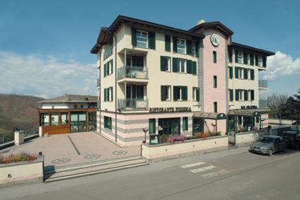 Hotel Kristall Loiano Exteriér fotografie
